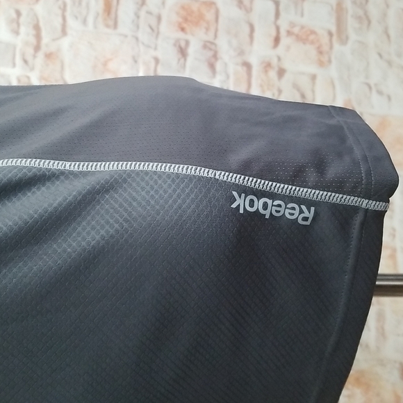 New Reebok Performance T-Shirt - Picture 3 of 11